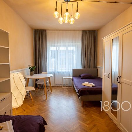 טרטו 1800 By Vince Stay - Private Rooms In Town Hall Square מראה חיצוני תמונה